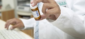 Farmacovigilància: què és i què fan les farmàcies