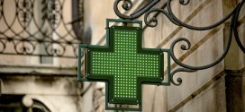 Barcelona, entre les províncies amb més farmacèutics col·legiats el 2017