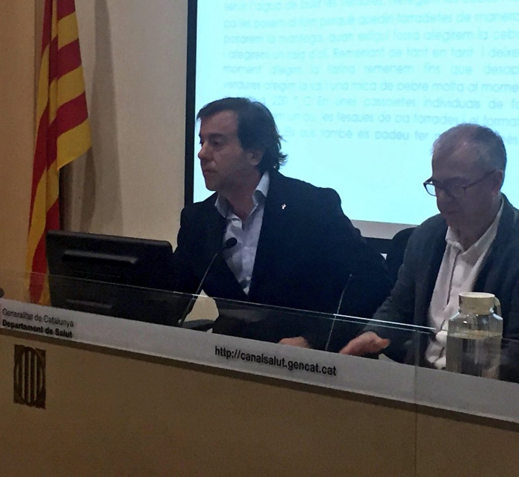Guillermo Bagaria, vicetresorer i responsable d'Atenció Farmacèutica del COFB, durant un moment de la presentació. Imatge: Subdirecció General de Drogodependències. Agència de Salut Pública de Catalunya.