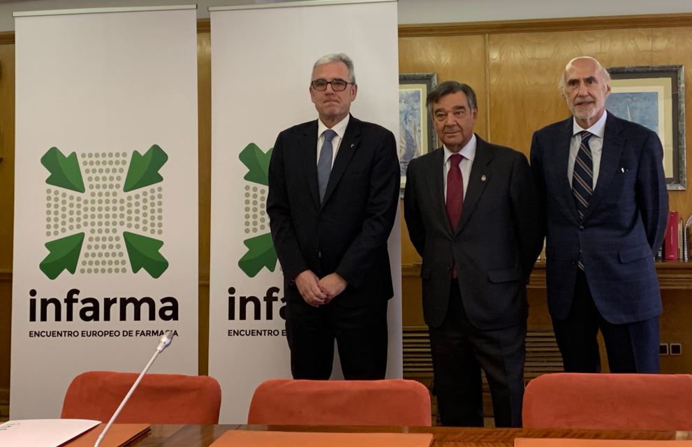 D'esquerra a dreta: Jordi de Dalmases, president del COFB; Luis González Díez, president del COF de Madrid; i Jorge Arqué Ferrari, president d'Interalia.