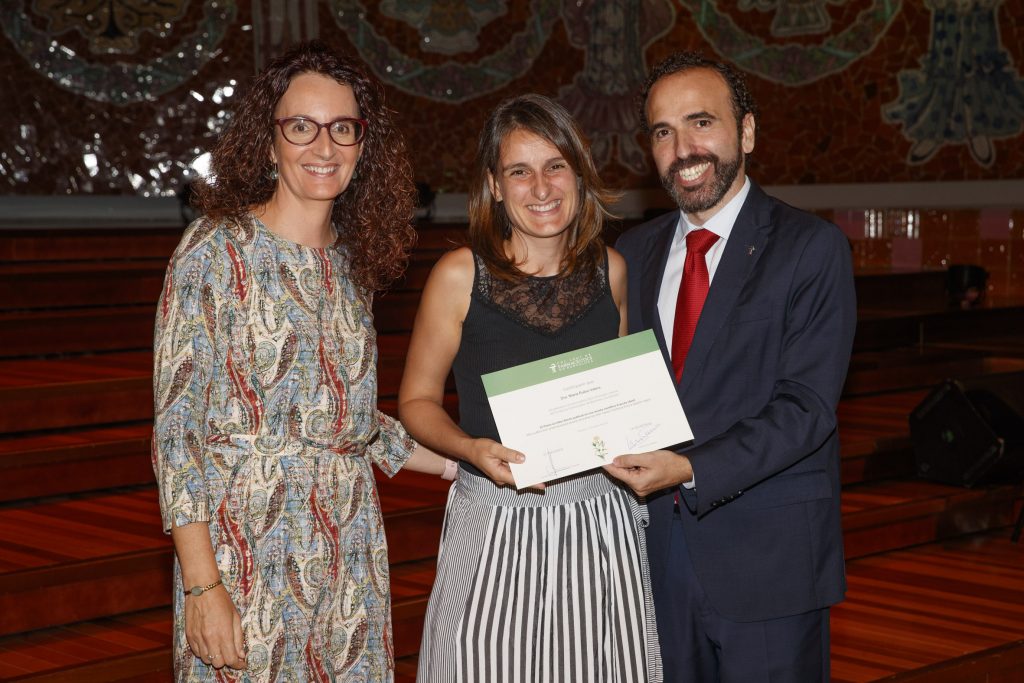 La Dra. Maria Rubio-Valera recull el premi al millor article publicat en una revista d'accés obert.